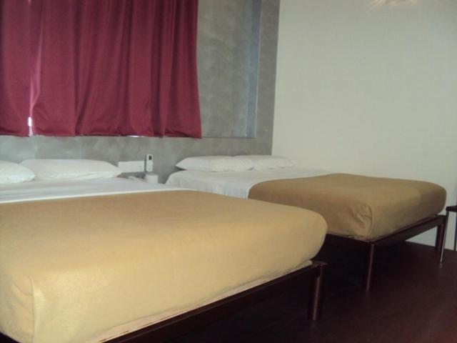 Oyo 728 Tai Pan Hotel Kuching Room photo