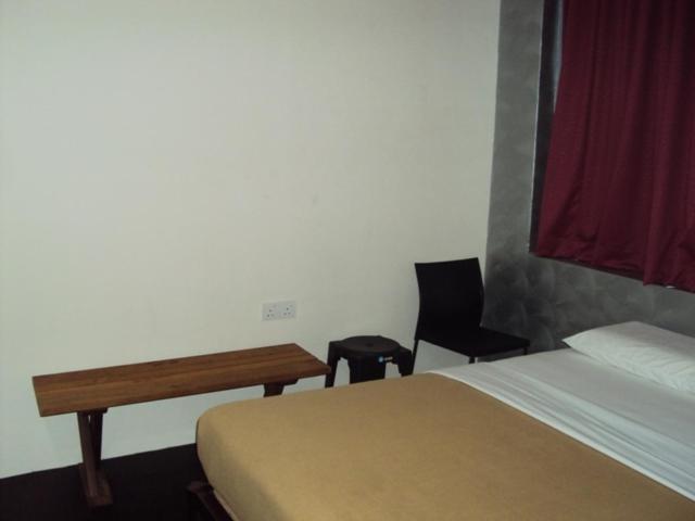 Oyo 728 Tai Pan Hotel Kuching Room photo